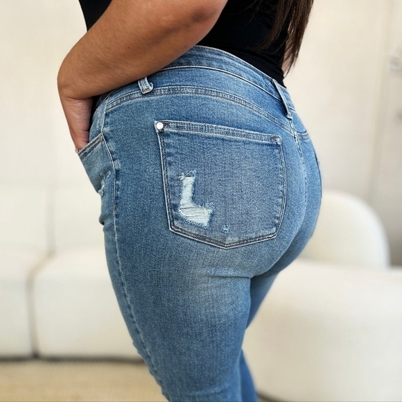 Judy Blue Distressed Raw Hem High Waisted Jeans‎ Size 14W NWT - Picture 7 of 9